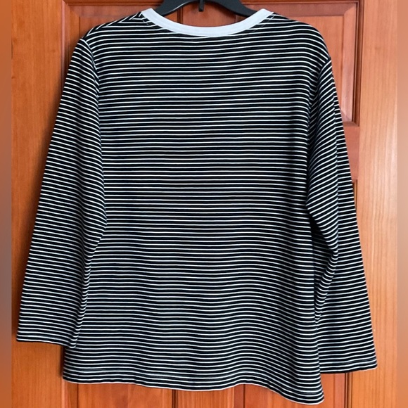 Croft & Barrow V Cut Full Front Pocket Pullover Shirt - Picture 3 of 12